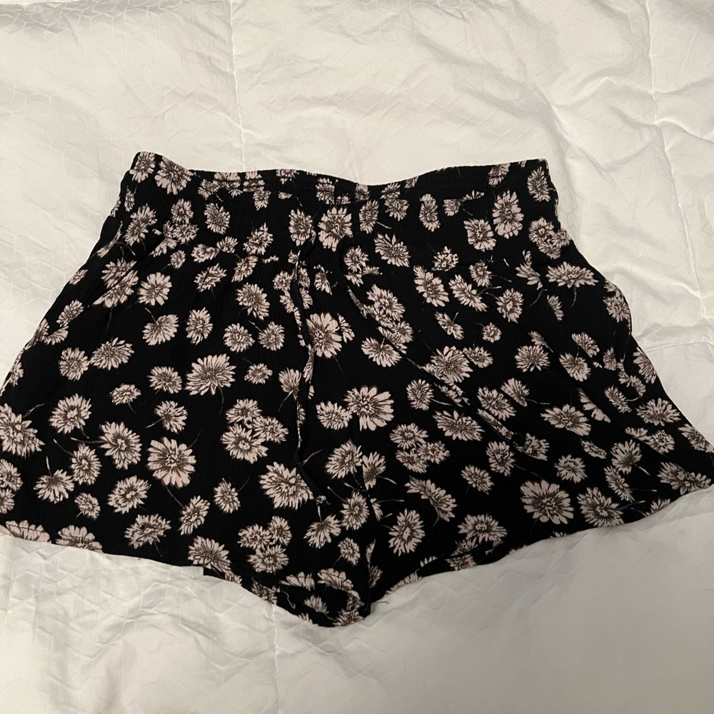 Forever 21 Flowered Flowy Shorts with Pockets!!!